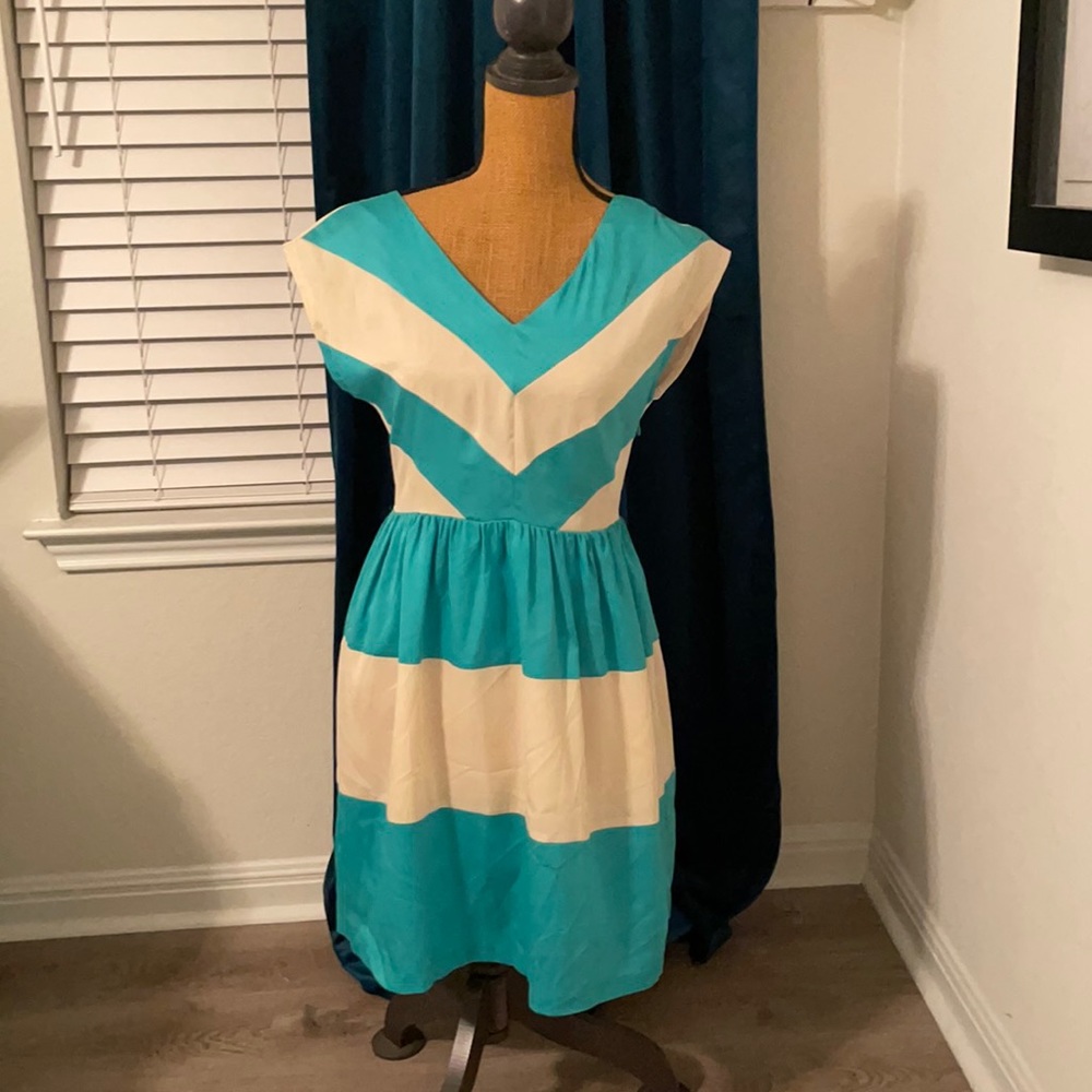 Such a fun flirty dress!